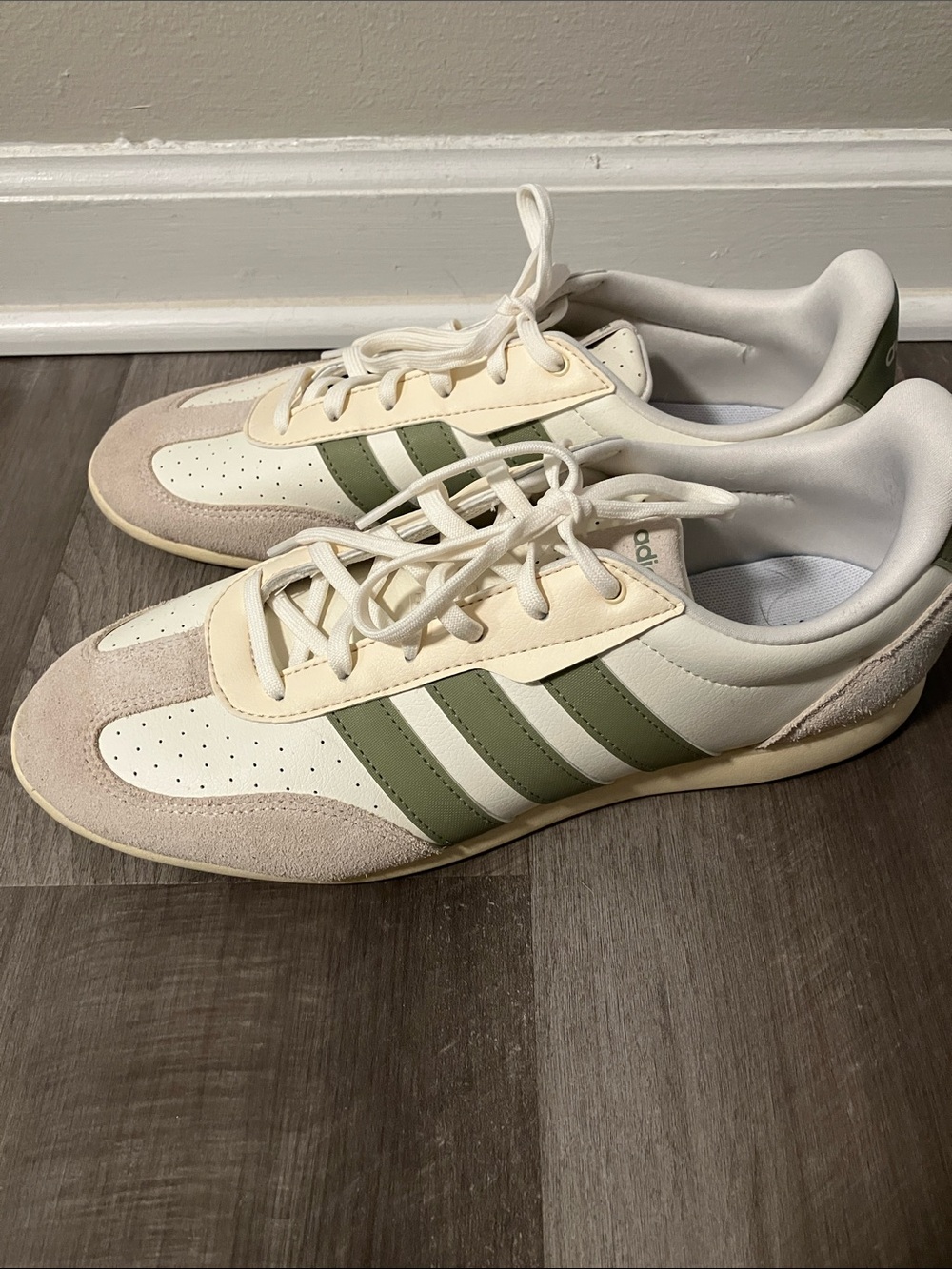 adidas womens Cream & Olive Low-Top Sneakers barreda 11